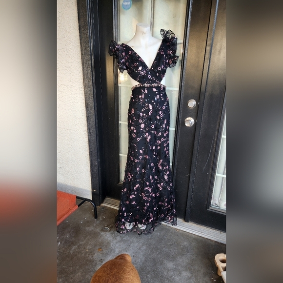 Mac Duggal 68043 - Sequin-Detailed Ruffle Evening dress - Picture 6 of 11